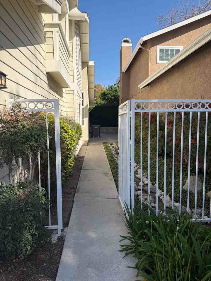 59 Bridgeport - Photo 3 of 20