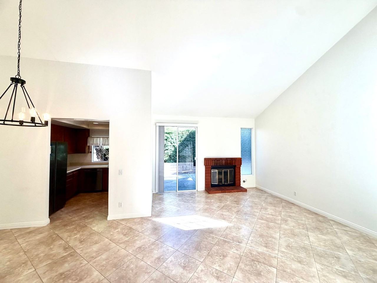 59 Bridgeport - Photo 4 of 20