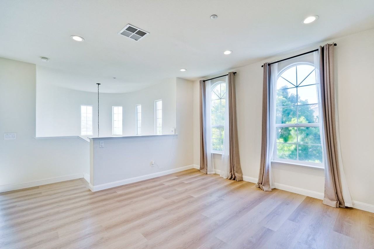 3156 Saint Florian Way - Photo 7 of 33