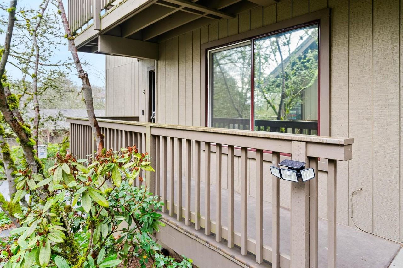 7726 Sw Barnes Rd #E - Photo 7 of 34