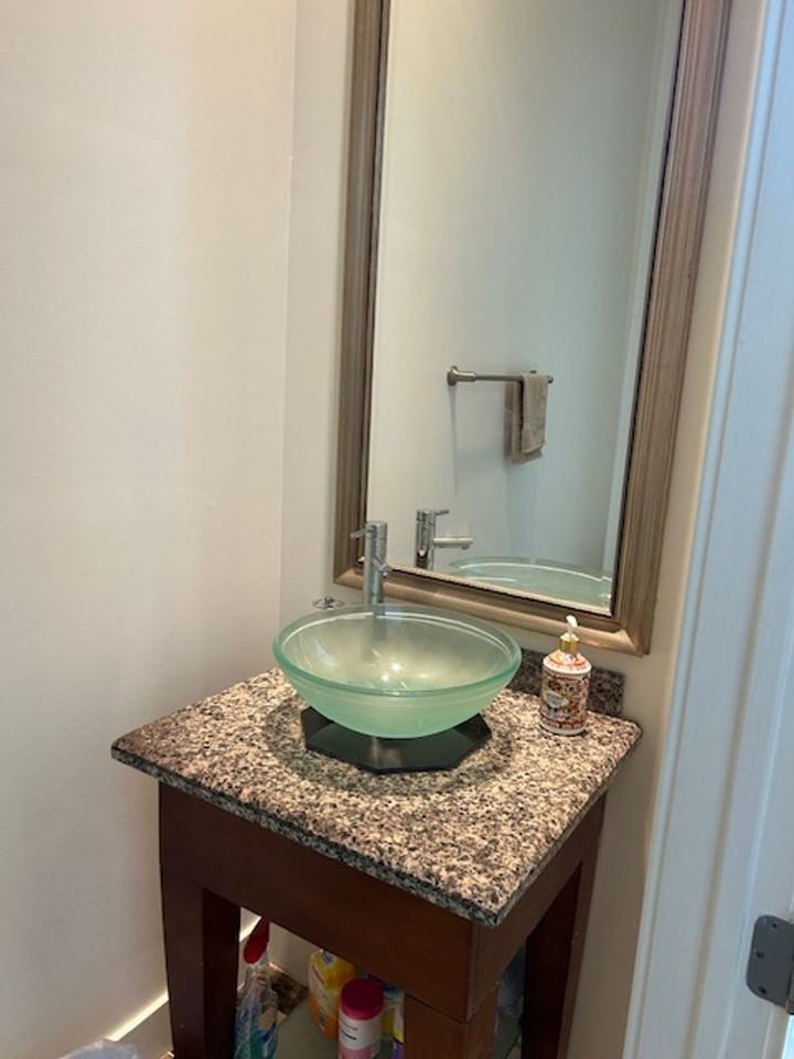 150 Bee St - Photo 7 of 14