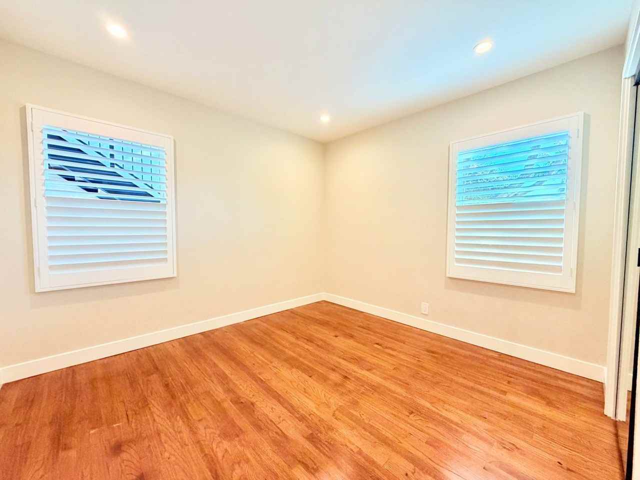 5602 Verdura Ave - Photo 5 of 16