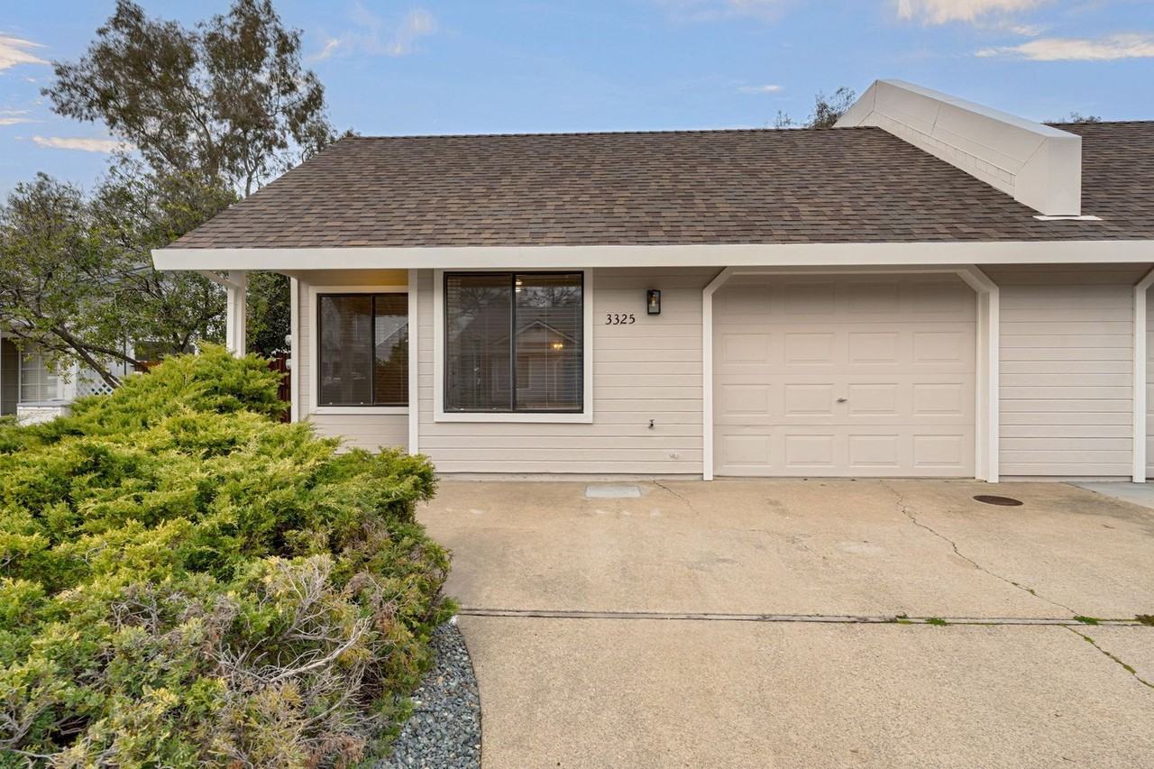 3325 Meadow Ct - Photo 5 of 33