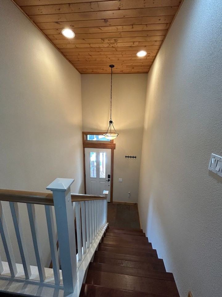 11357 Brockway Rd - Photo 2 of 20