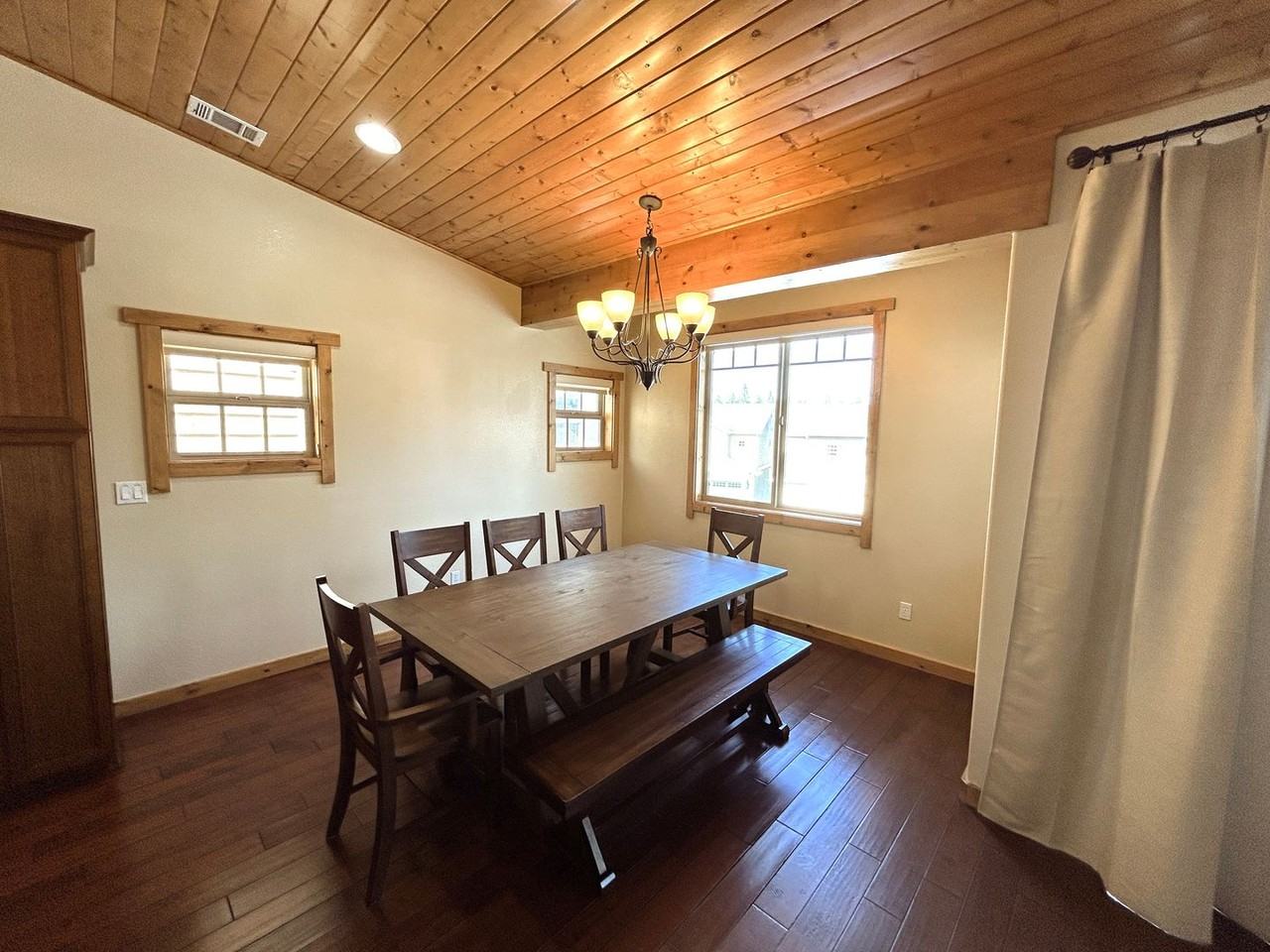 11357 Brockway Rd - Photo 4 of 20