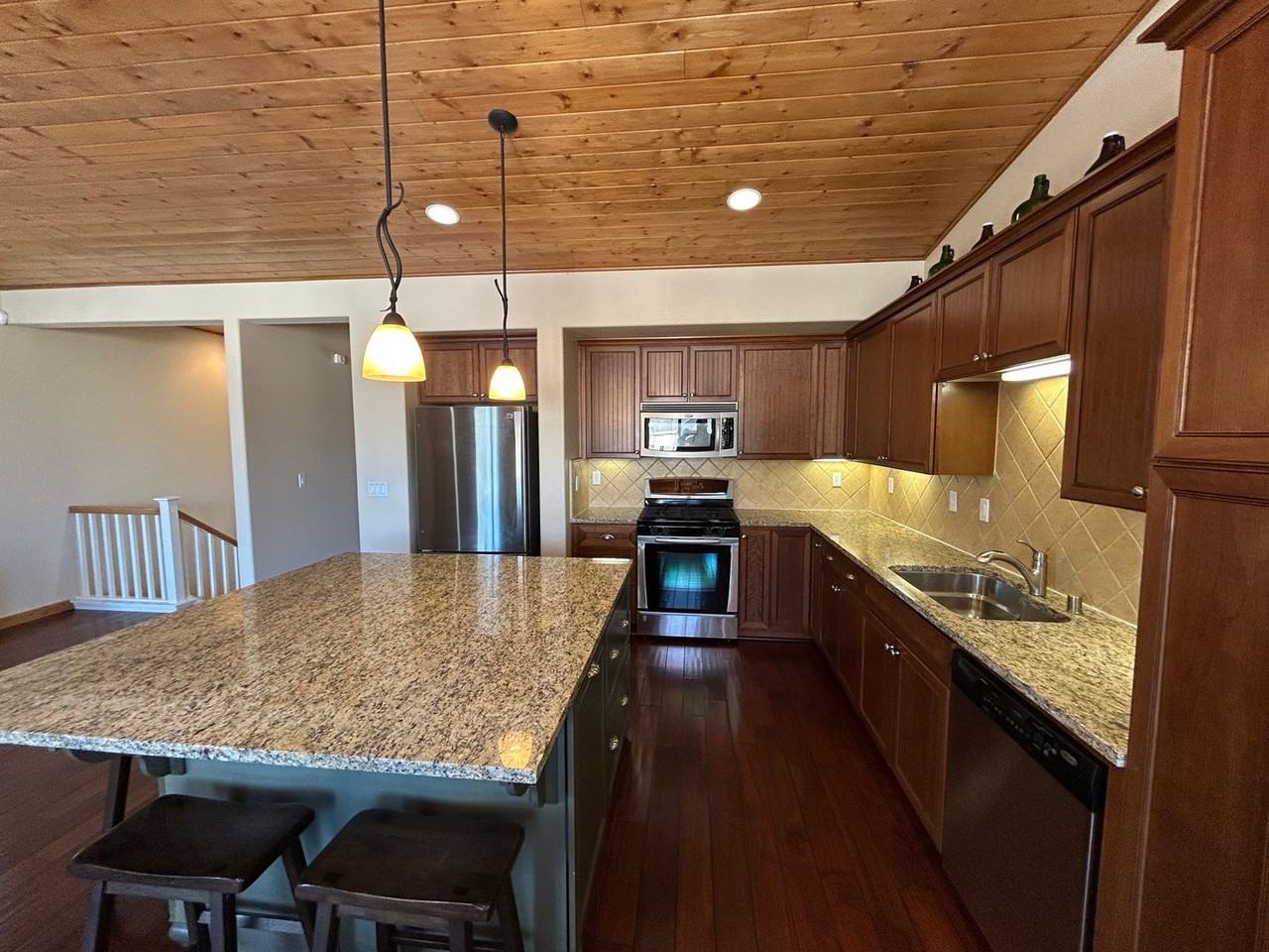 11357 Brockway Rd - Photo 6 of 20