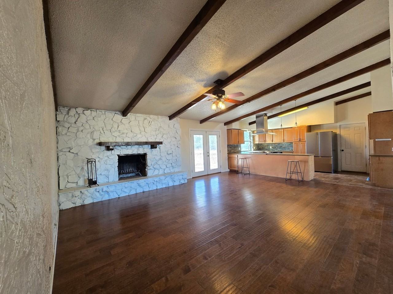 1091 Curry Road 6 - Photo 2 of 14