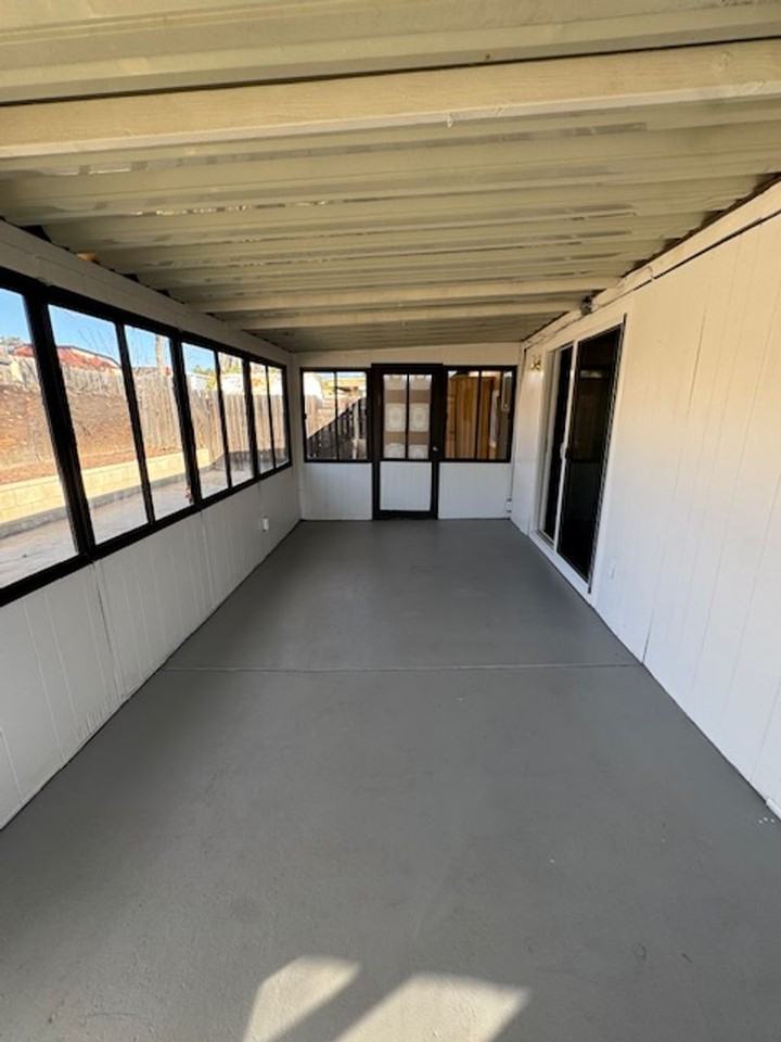 2196 W Oakland Ave - Photo 4 of 15