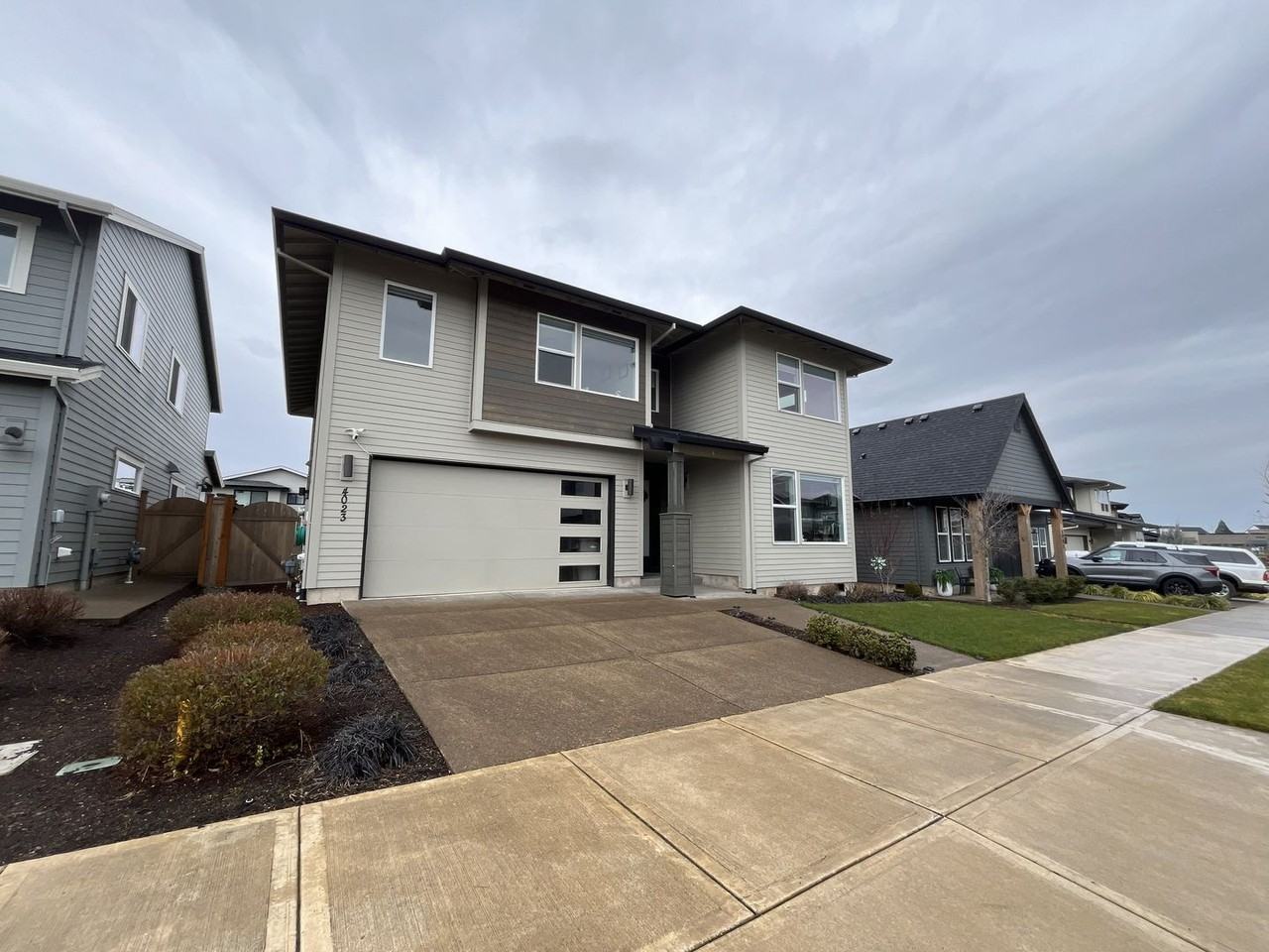 4023 Se 77th Ave - Photo 2 of 48