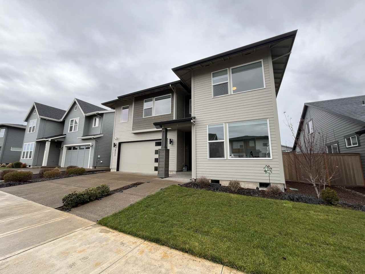 4023 Se 77th Ave - Photo 3 of 48