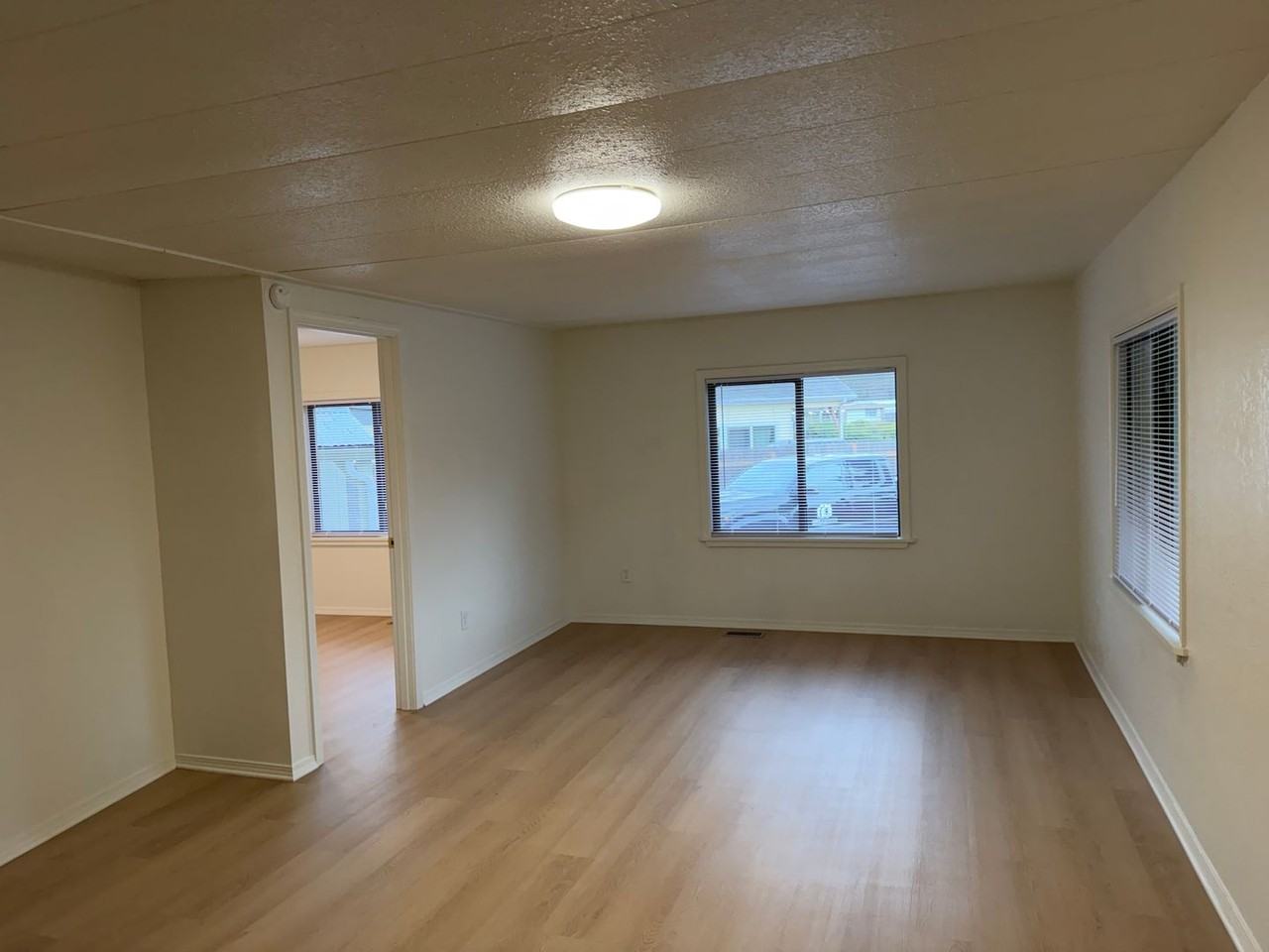 1681 Harbor Dr - Photo 4 of 36