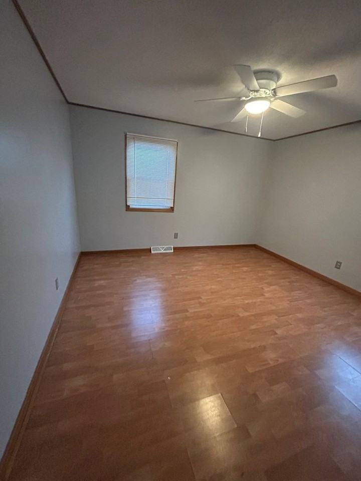 941 20th Ave Sw - Photo 3 of 11