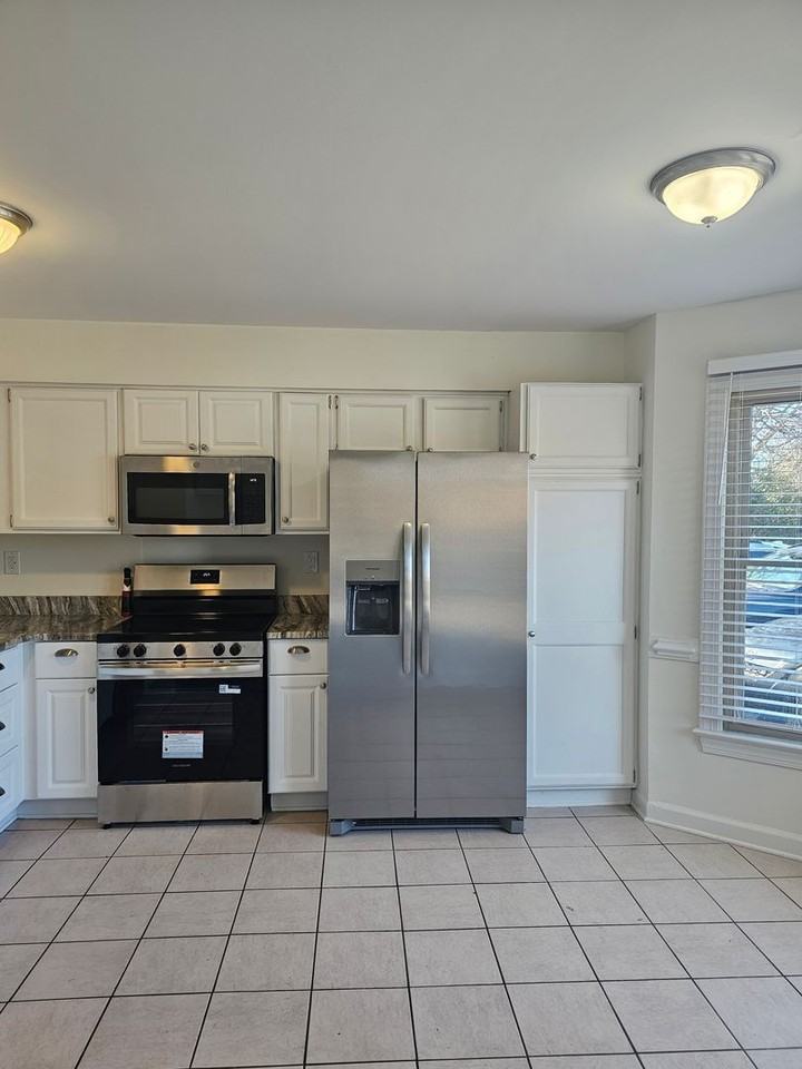 304 Boerum Ct - Photo 3 of 24