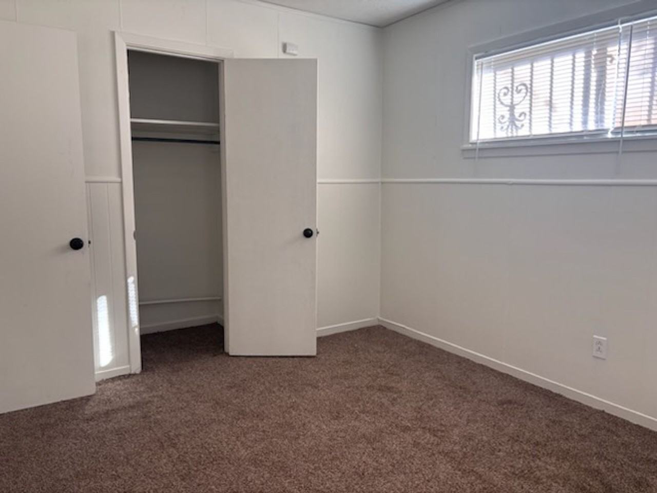 3715 Skyline Dr - Photo 5 of 9