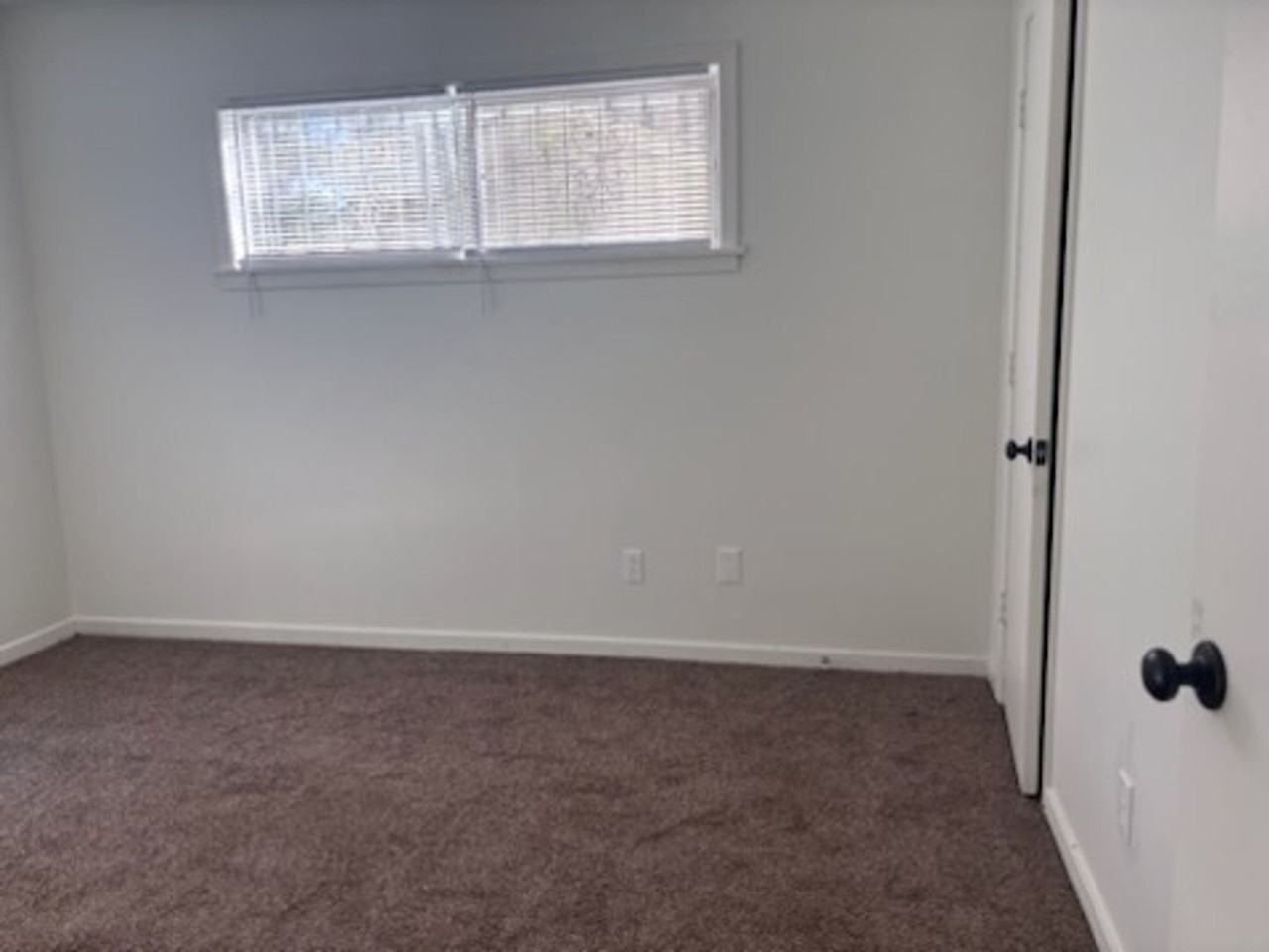 3715 Skyline Dr - Photo 6 of 9