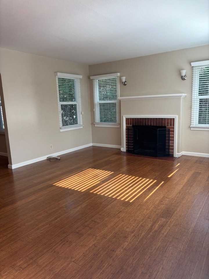 1015 Carr Ave - Photo 2 of 18