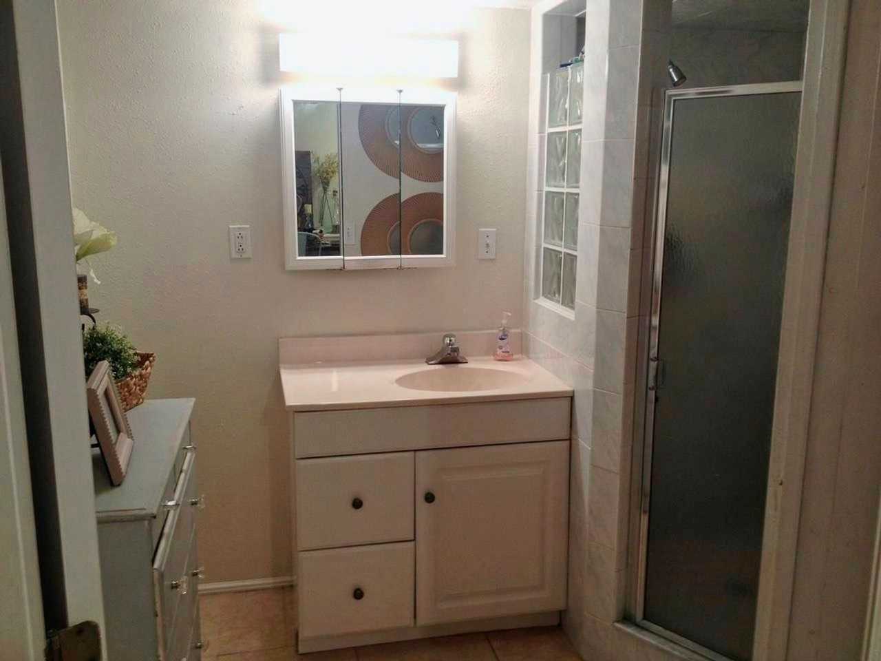 8 10th St #B - Photo 6 of 9