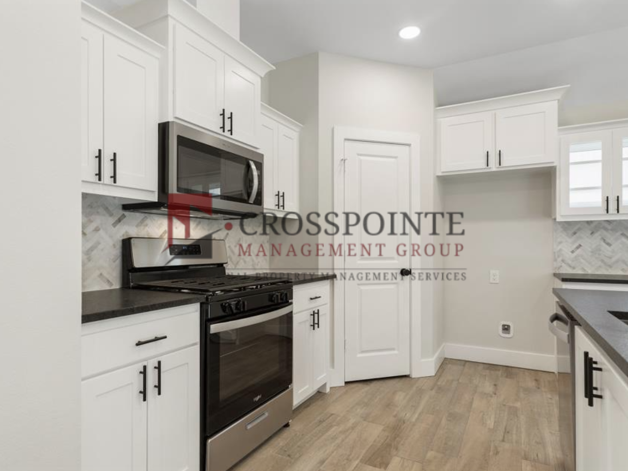 16414 Crossing Cir - Photo 4 of 20