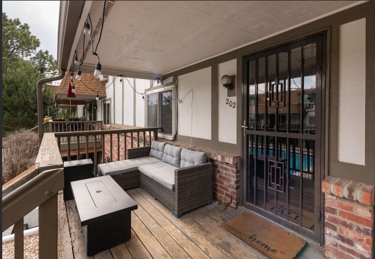 2700 S Holly St - Photo 3 of 34