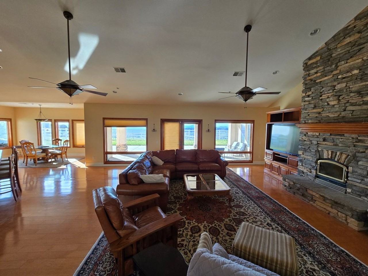 8154 Cable Canyon Rd - Photo 7 of 38