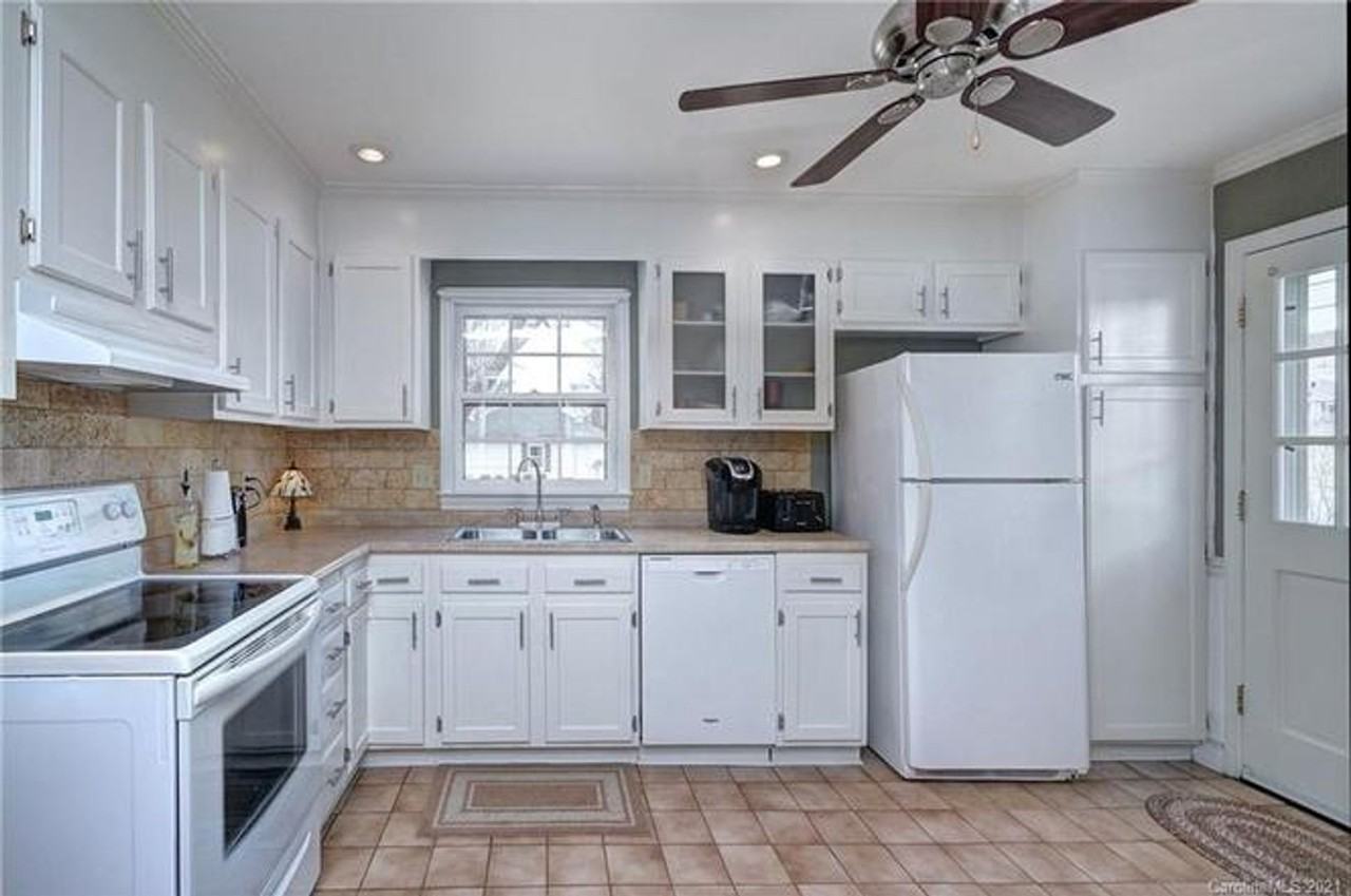 901 Winter Wood Dr - Photo 3 of 3