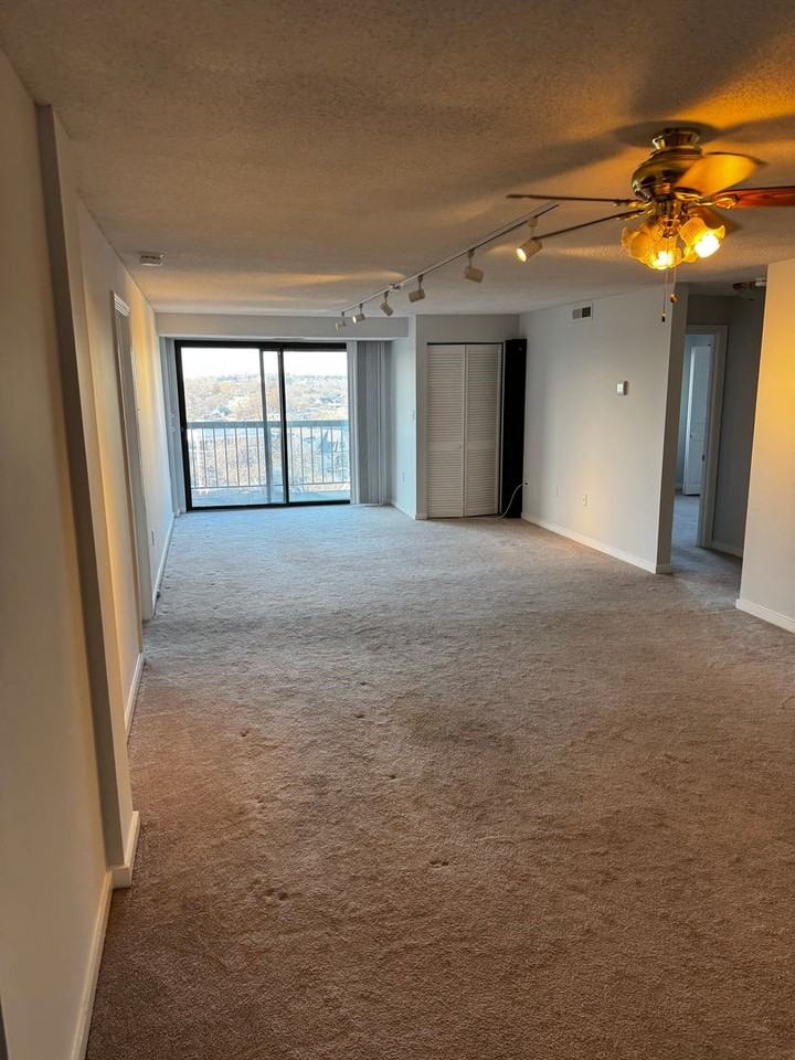 500 Salem St - Photo 5 of 16