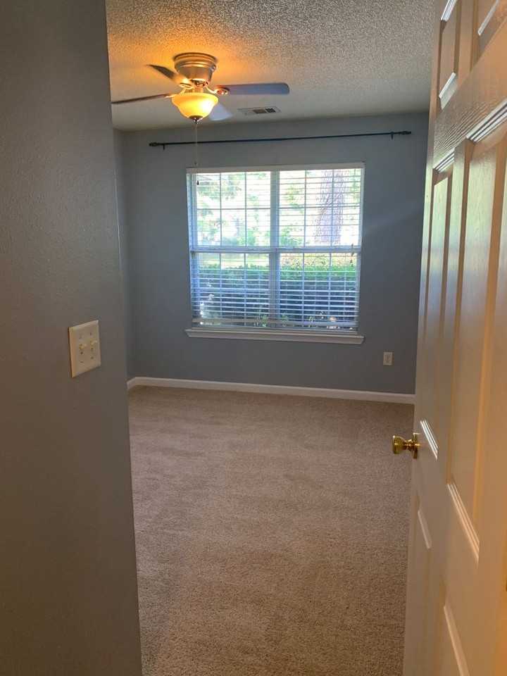 474 Hope Creek Dr - Photo 2 of 22