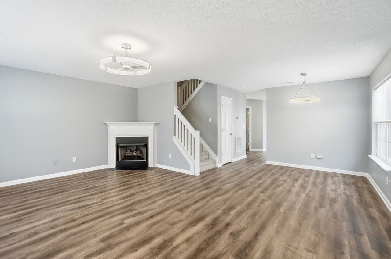 1760 Forest Side Ln - Photo 4 of 45