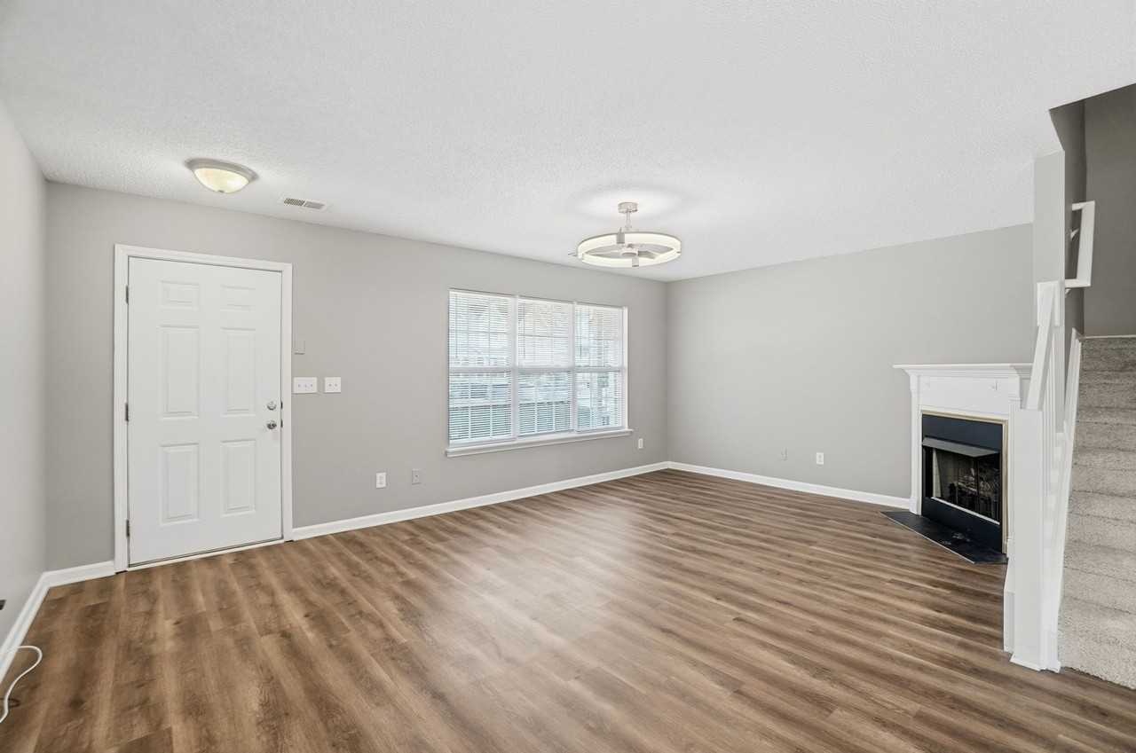 1760 Forest Side Ln - Photo 5 of 45