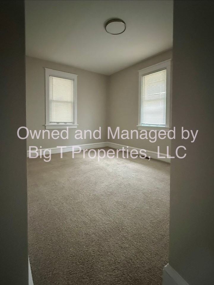 200 Lindbergh Ave - Photo 6 of 19