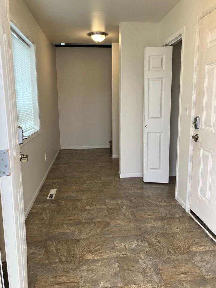 1338 12th St W - Photo 2 of 20