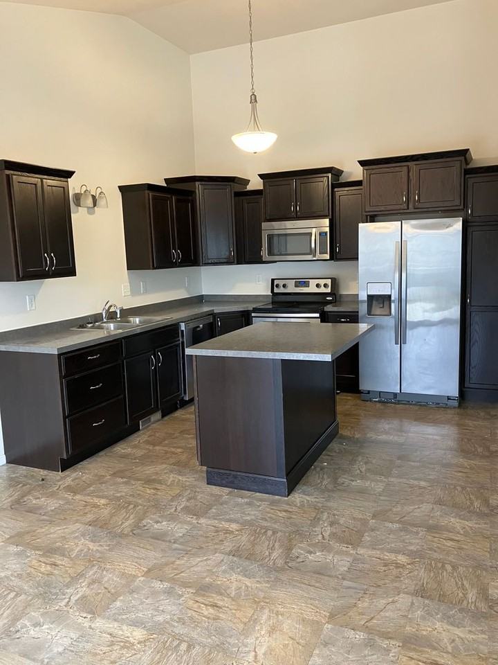 1338 12th St W - Photo 5 of 20