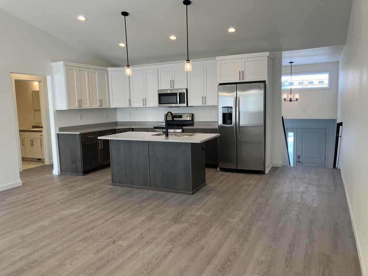 831 5th St Se - Photo 3 of 29