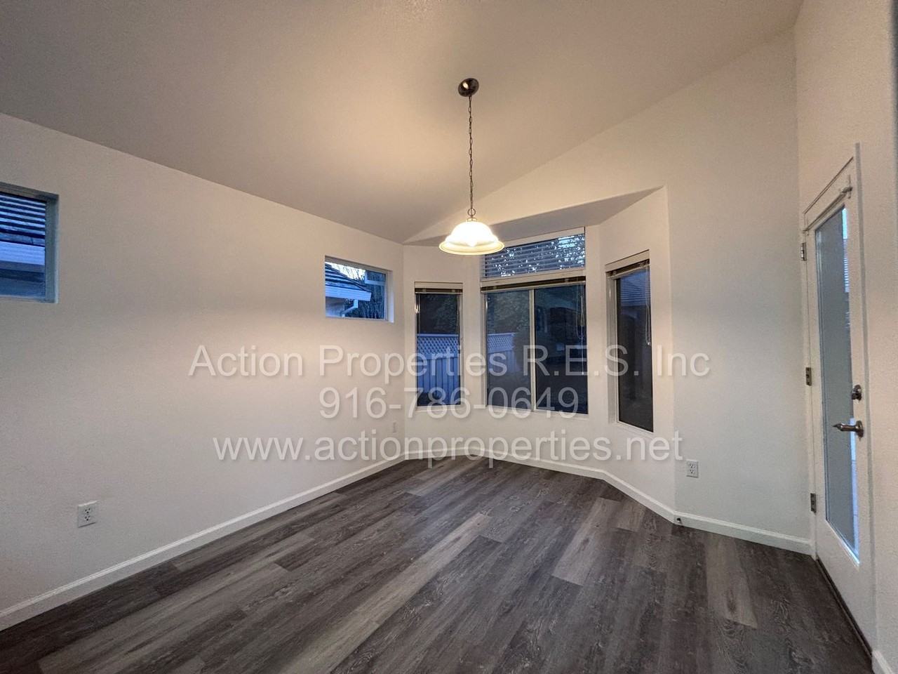 7208 Acorn Glen Loop - Photo 7 of 20