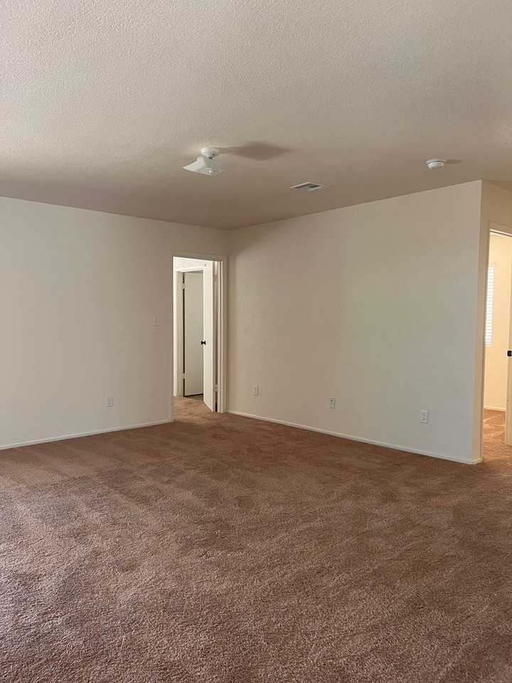 4512 S Desert Willow Way - Photo 5 of 20