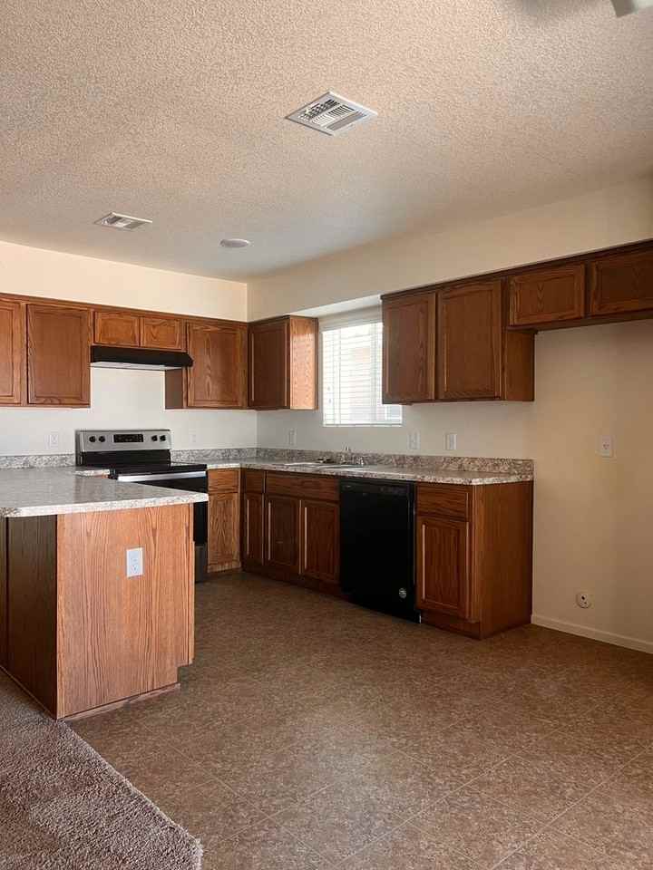 4512 S Desert Willow Way - Photo 7 of 20