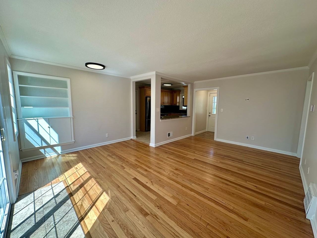 5221 W 71st St - Photo 4 of 17