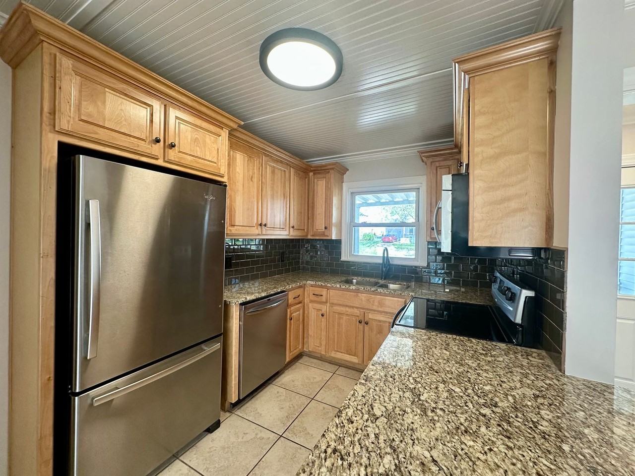 5221 W 71st St - Photo 7 of 17