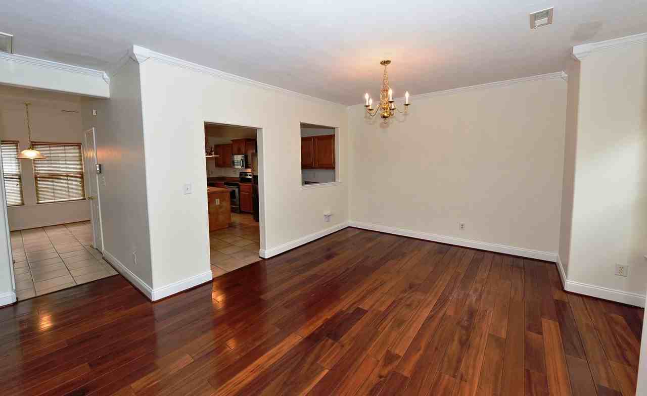 4027 Palmer Ct - Photo 4 of 30