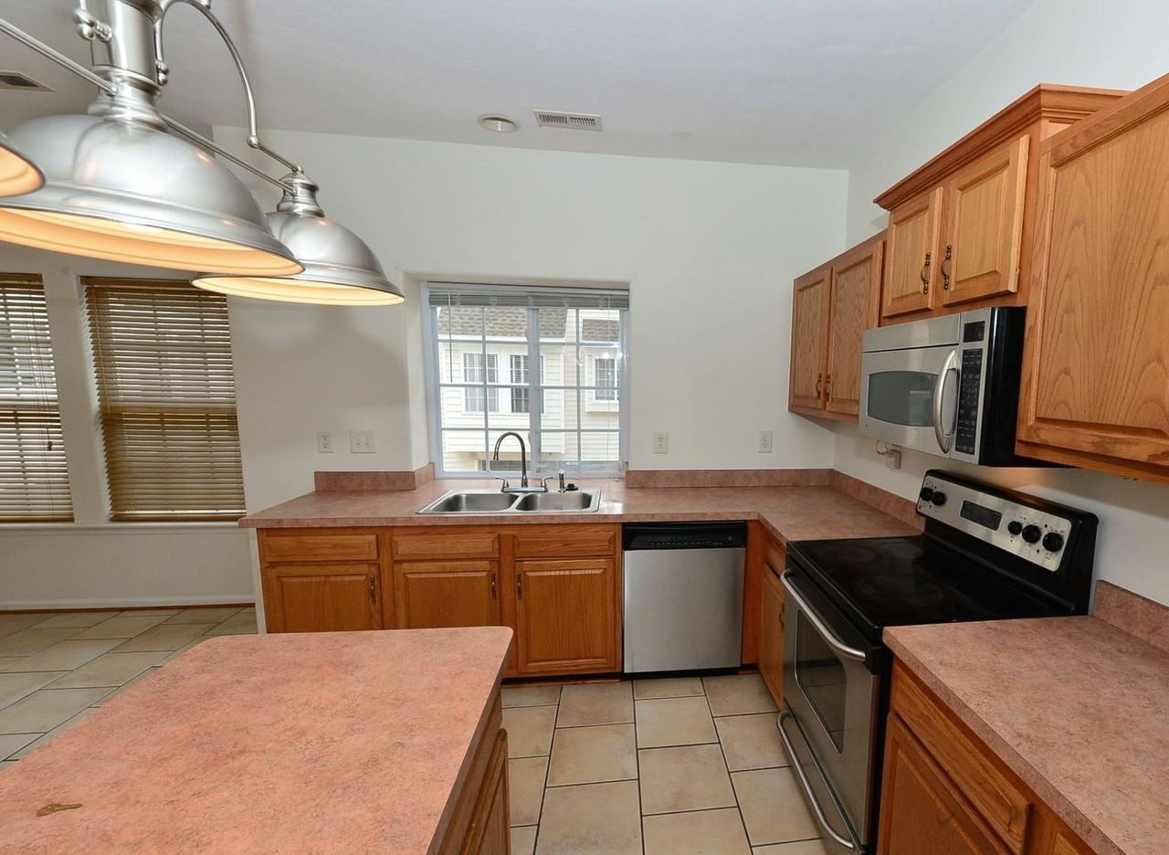 4027 Palmer Ct - Photo 7 of 30