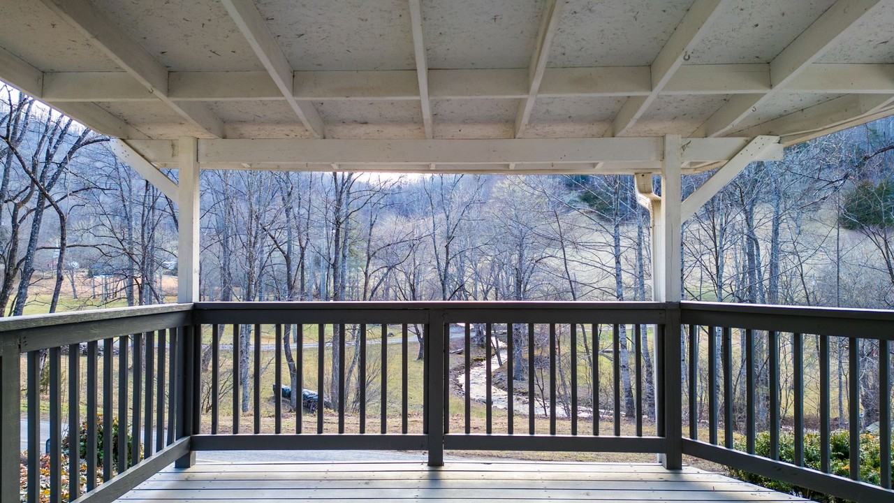 1239 E Fork Rd - Photo 4 of 18