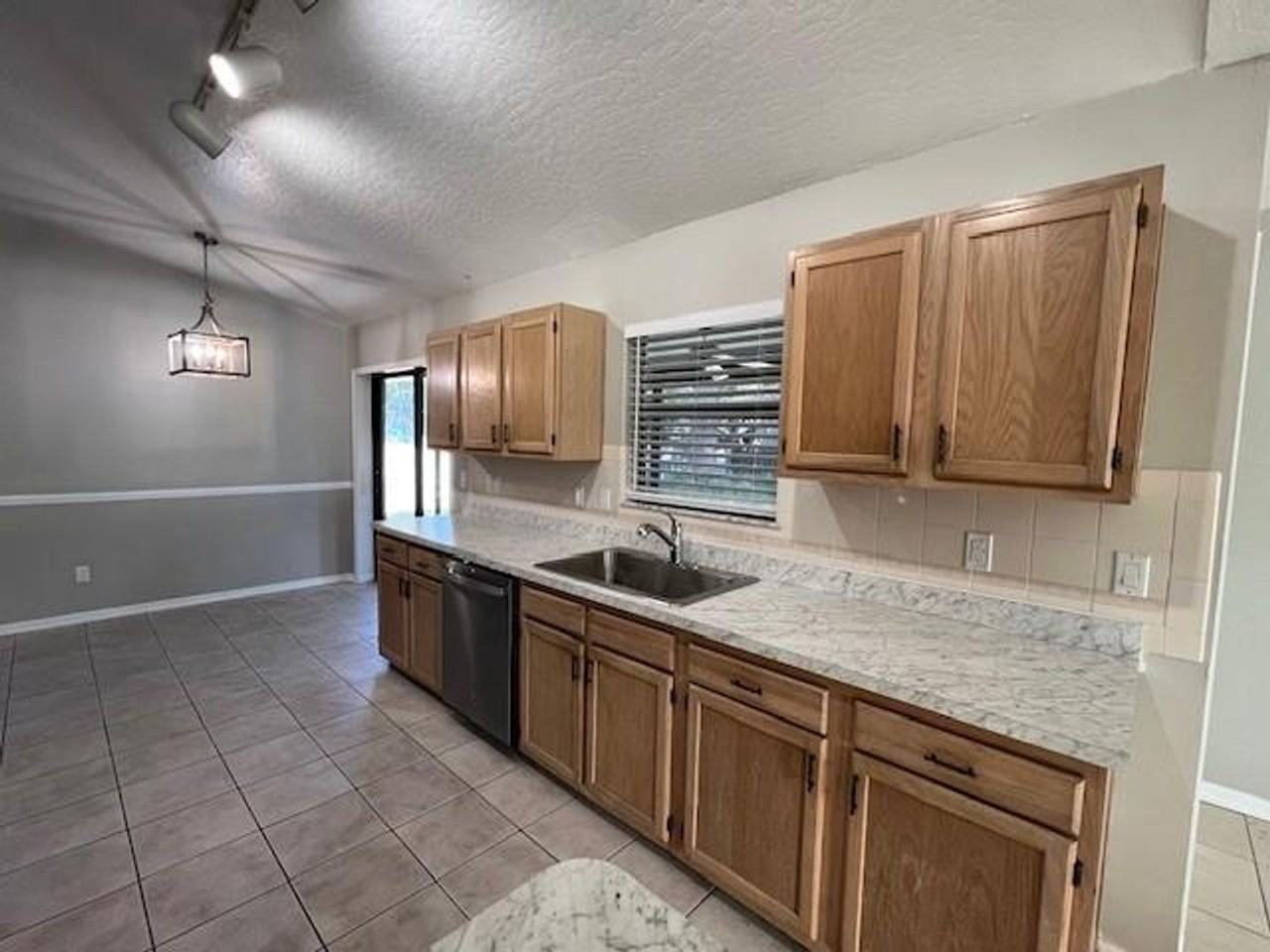 762 Bayfront Ter - Photo 2 of 9