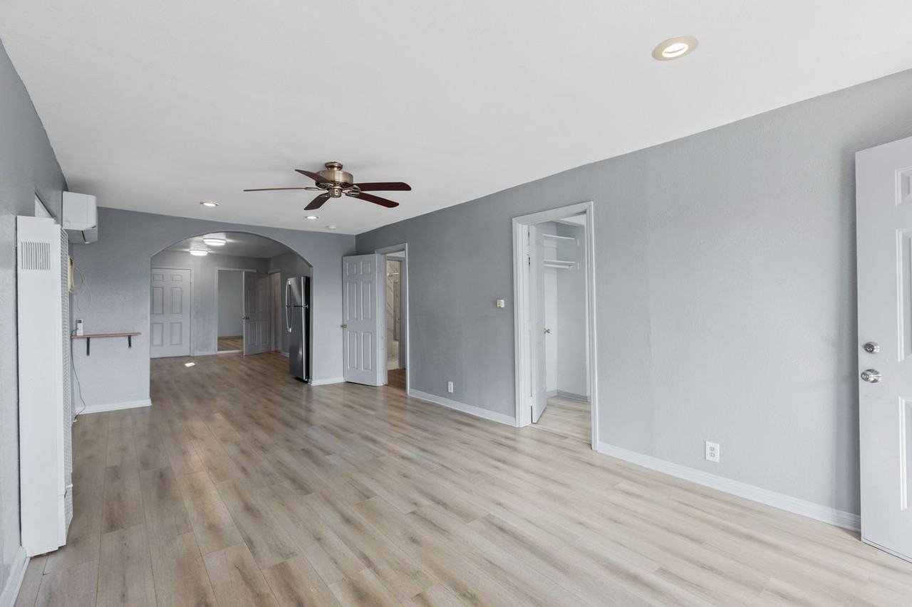 13359 Filmore St - Photo 7 of 32