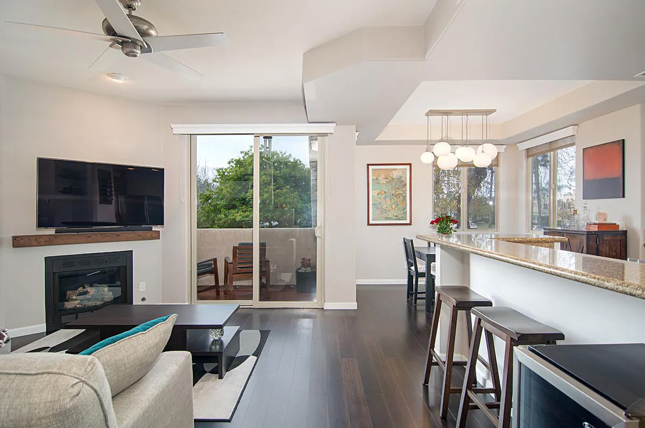 4339 Fanuel St - Photo 3 of 19