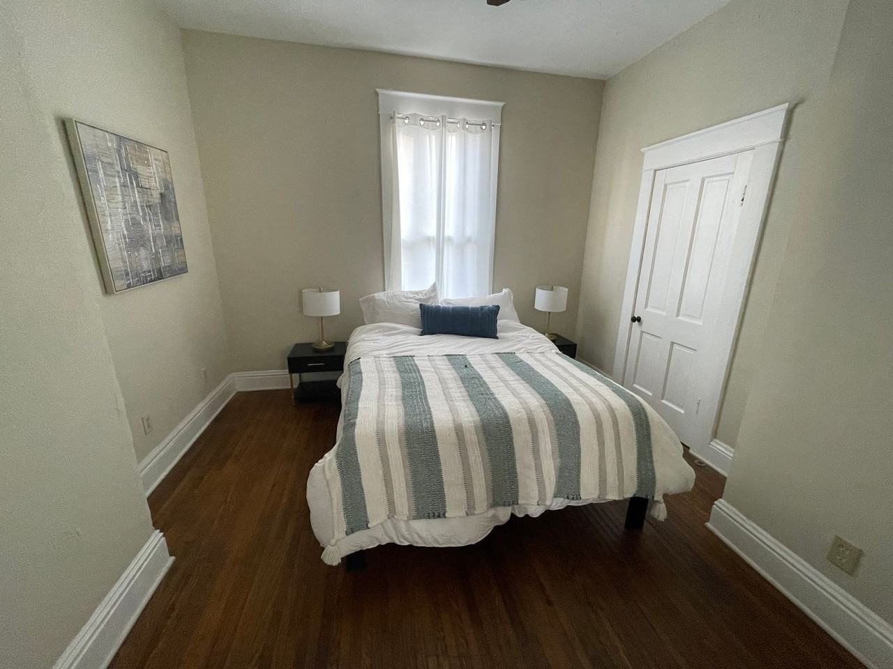 513 E Market St - Photo 6 of 16