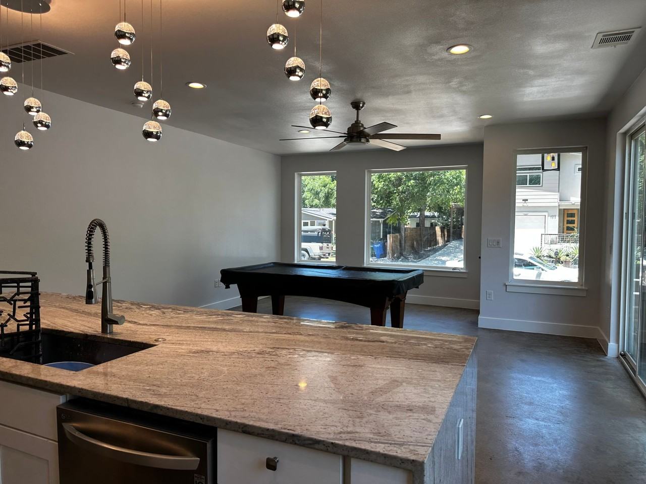 1132 Denfield St - Photo 3 of 50