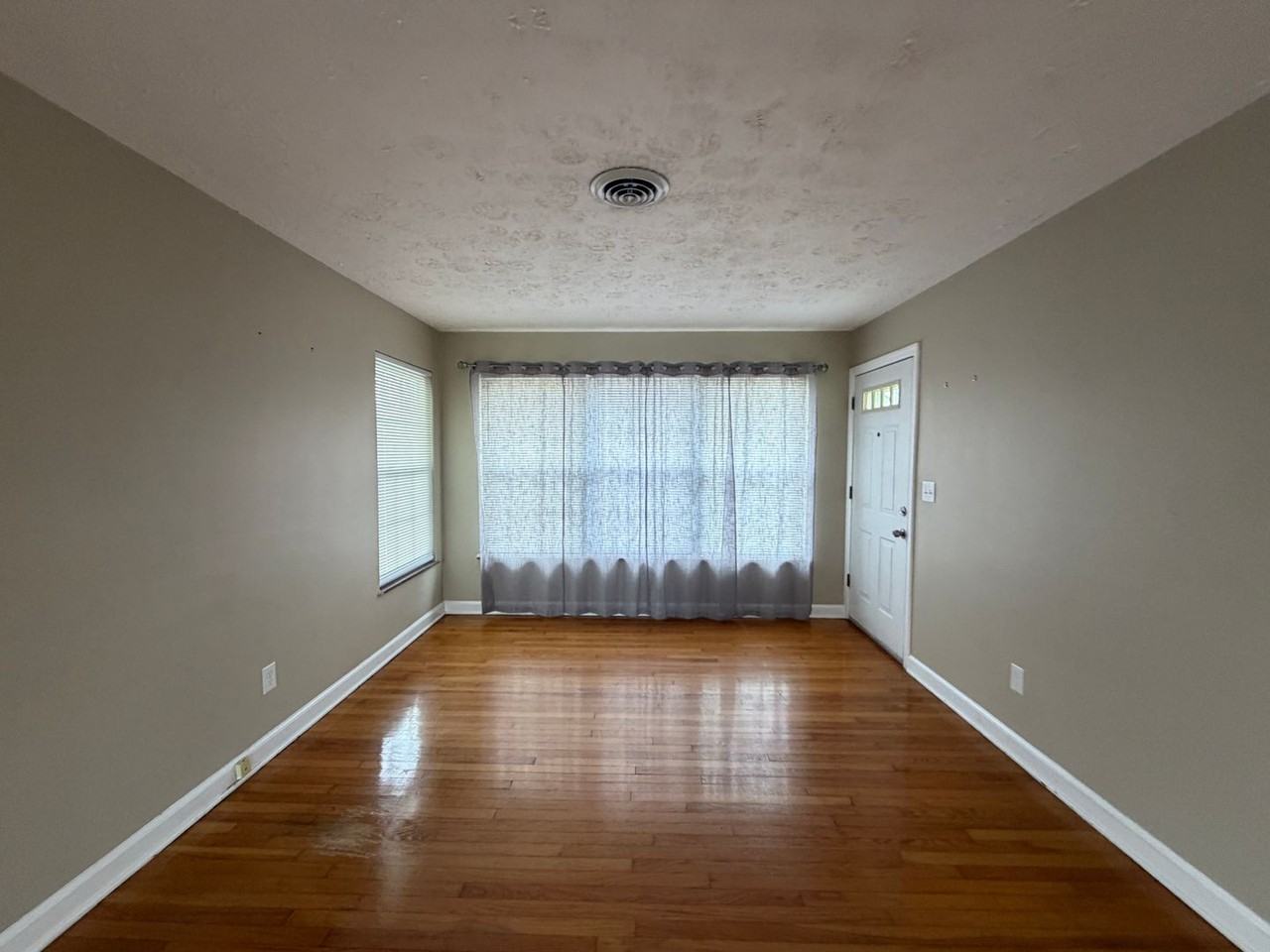 326 Redwood St - Photo 3 of 31