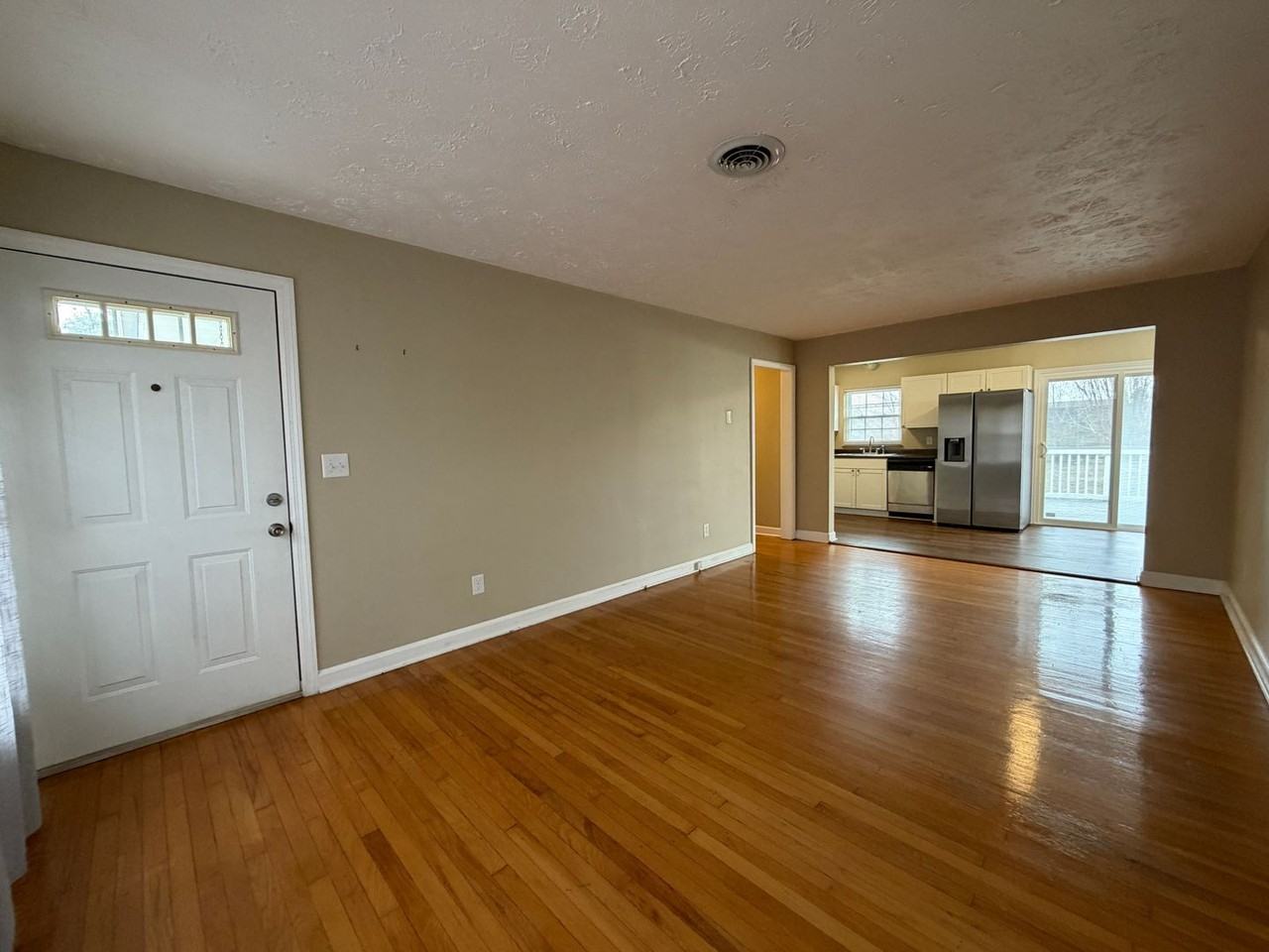 326 Redwood St - Photo 4 of 31