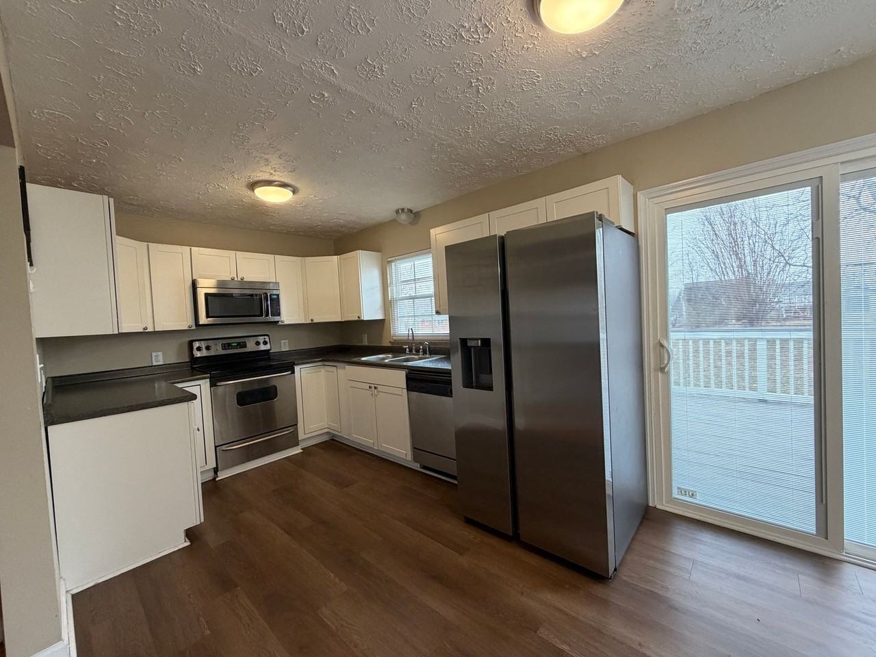 326 Redwood St - Photo 5 of 31