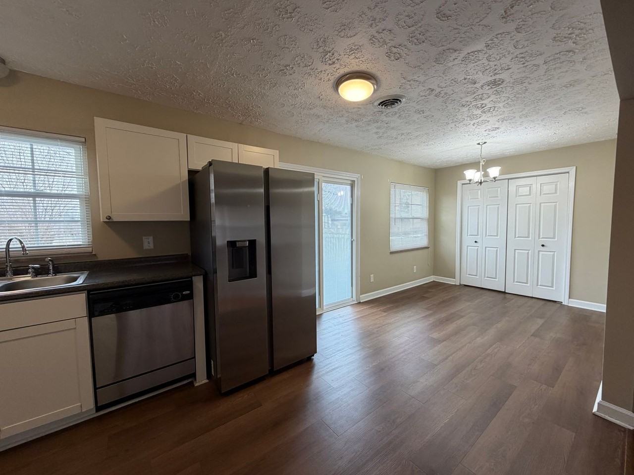 326 Redwood St - Photo 6 of 31